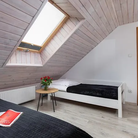 4 Pory Roku Apartment