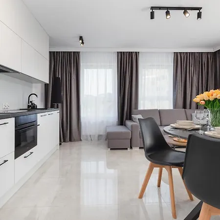 Sun Towers Lux By Renters Prestige