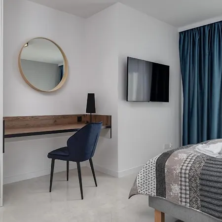 Sun Towers Lux By Renters Prestige *