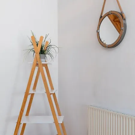 Chrobrego Two-bedroom By Renters Apartment