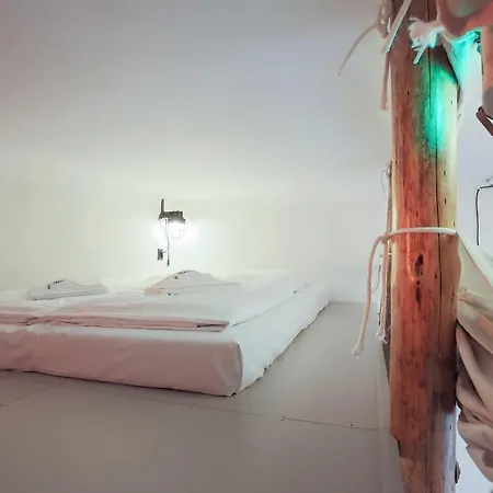Apartment Cosy Studio Bohaterow Wrzesnia By Renters
