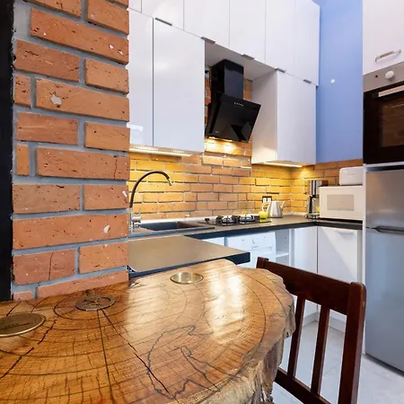 Apartment Cosy Studio Bohaterow Wrzesnia By Renters