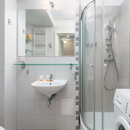 Apartment With Balcony Trentowskiego By Renters