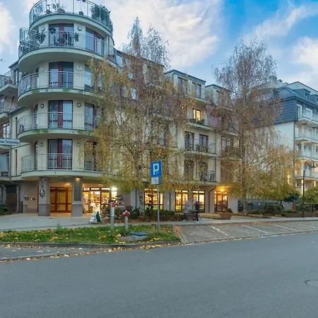 Apartment With Balcony Trentowskiego By Renters