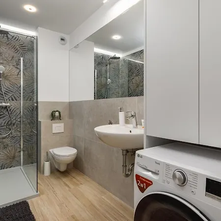 Apartment Square By Renters
