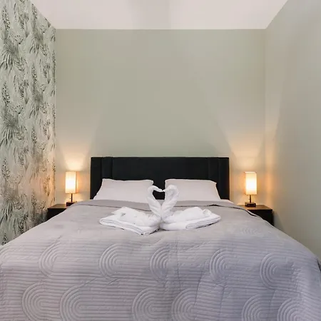 Square By Renters *