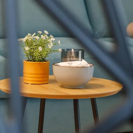 Square By Renters *