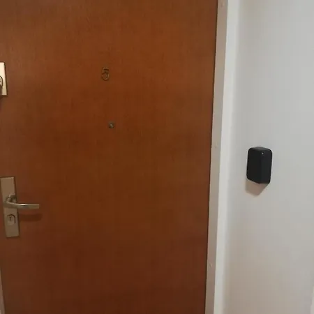 Apartament Platan Patio 5- Berry *