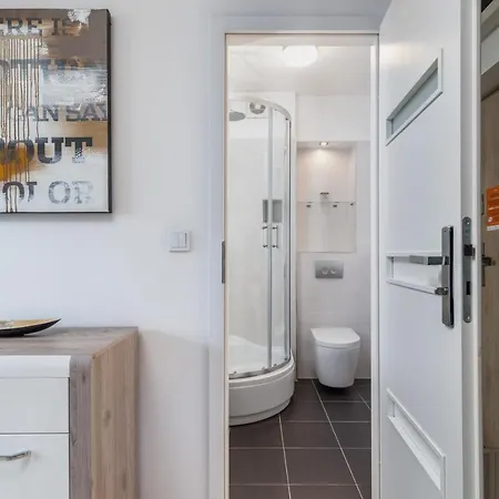 Apartment Wind Rose Quarter By Renters *