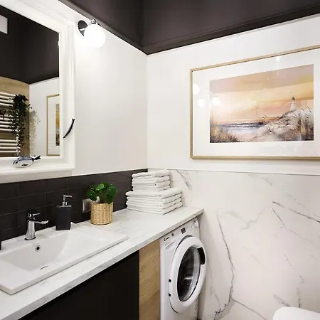 Golden Hour - Platan Tower Apartment *