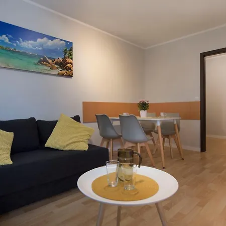 Nautilus Apartment *