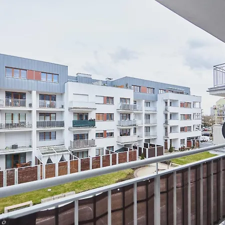 - Chelmonskiego Apartment *