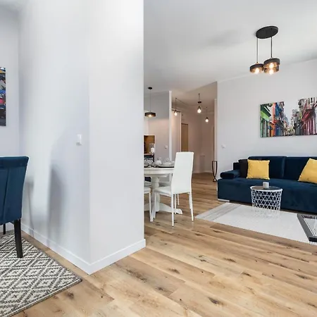 Kormoran With Ac By Renters Prestige Apartment *
