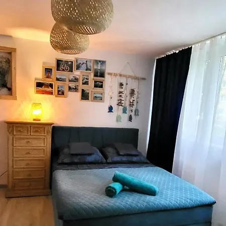Trzecie Drzwi Po Lewej Apartment