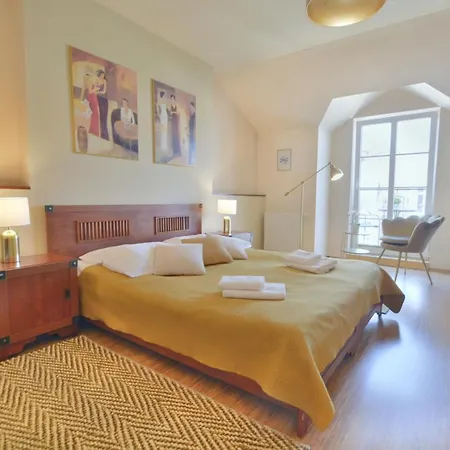 Promenada - Plaza 100m Apartment *