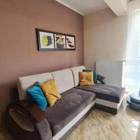 Four Seasons Aquamarina Apartment