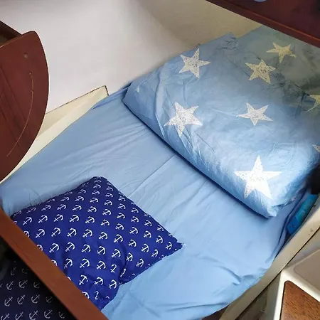 Botel Na Jachcie Lanette W Swinoujsciu