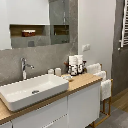 Marine Penelopa Silver Apartment