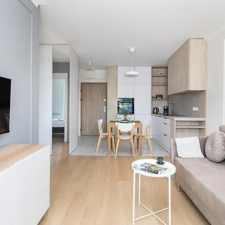 Square By Renters Apartment *