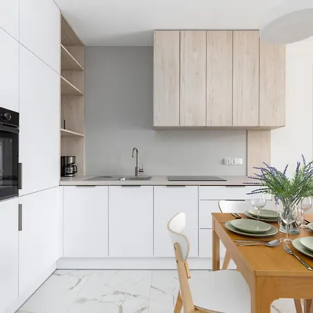 Apartment Square By Renters