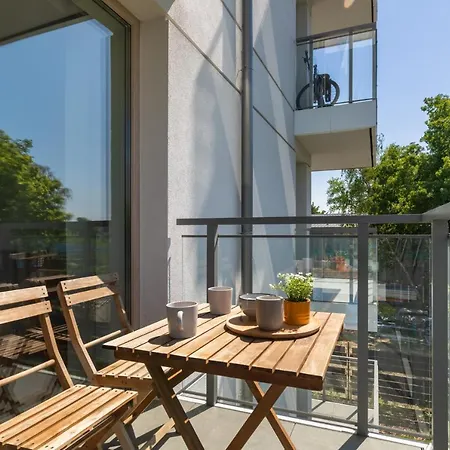 Square By Renters