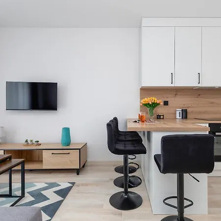 Sunny With Parking & Balcony Luzycka By Renters Apartment Swinoujscie
