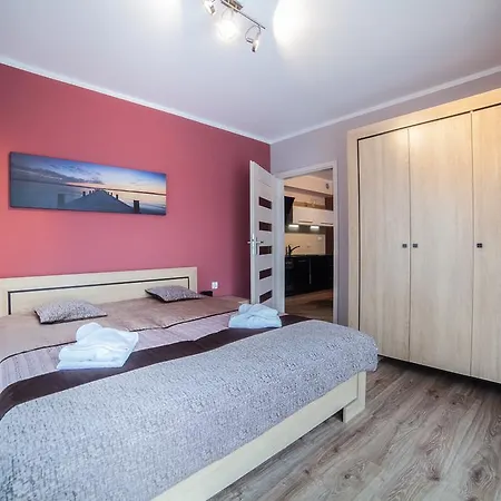 Four Seasons Aquamarina Apartment *
