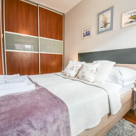 Przy Promenadzie Trzy Korony Z Sypialnia & Parking - Na Wyspie Apartment