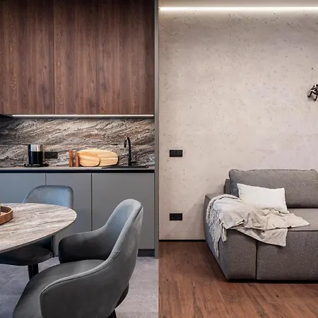 - Swan - Seaside Garden Apartment
