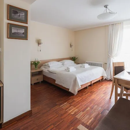 H Herkules Aparthotel 3*