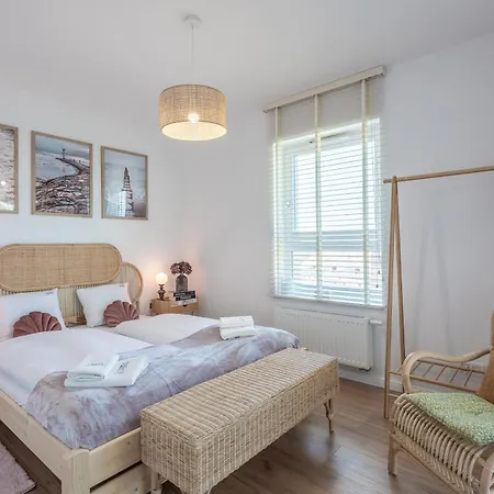 Ambria Sun Towers Apartment