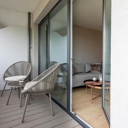 Modernes In *