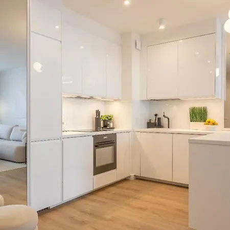 Apartment White Space Am *
