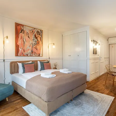 Ambria Centrum Apartment *