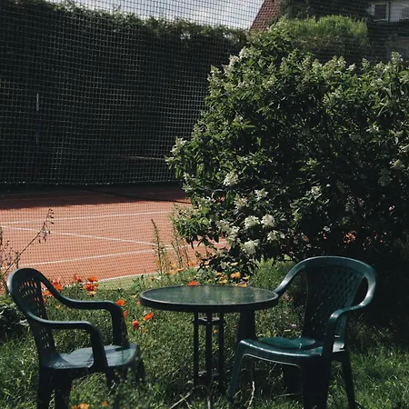 Powiew - - - Tennis Garden Breakfast At Baltic Sea Bed & Breakfast Swinoujscie