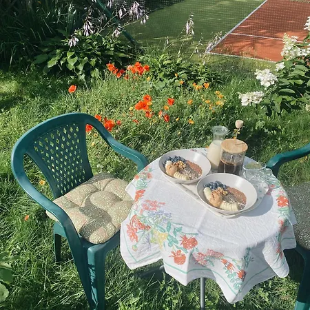 Bed & Breakfast Powiew - - - Tennis Garden Breakfast At Baltic Sea *