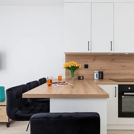 Sunny With Parking & Balcony Luzycka By Renters Apartment