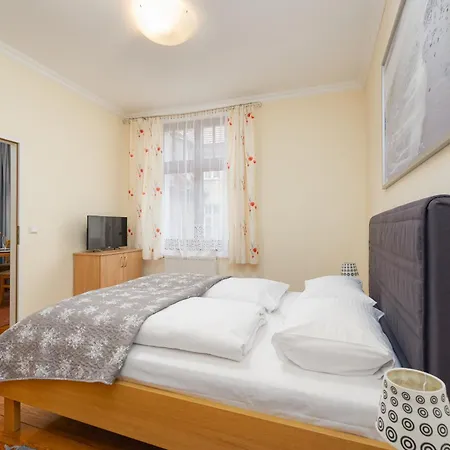 Apartment Charming Located Near The Promenade In By Renters Swinoujscie