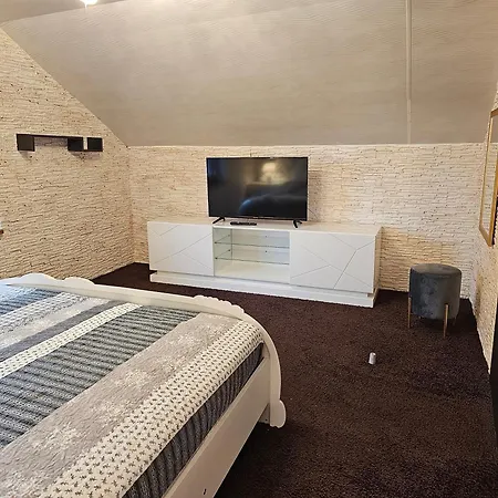 Holiday home Apartament Aurelia