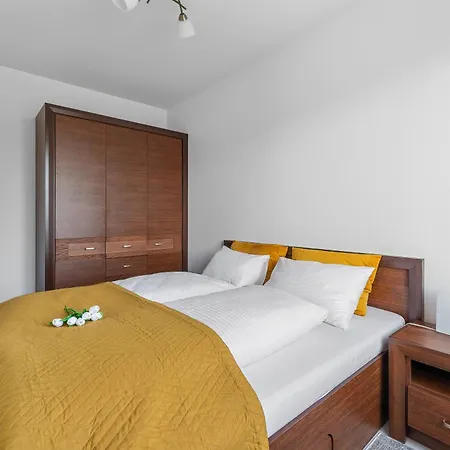 Unique Kampat With Balcony For 4 Guests By Renters Apartament *