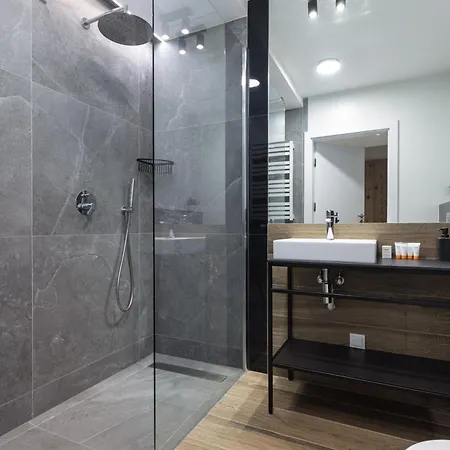 Sun Towers Lux By Renters Prestige *