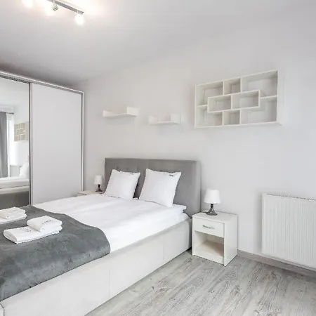 Stylische Flotylla Am Swinoujscie