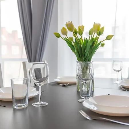 Stylische Flotylla Am Swinoujscie