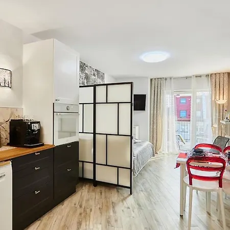 Apartment Golden Hour Apartments- Plac Slowianski 36 *