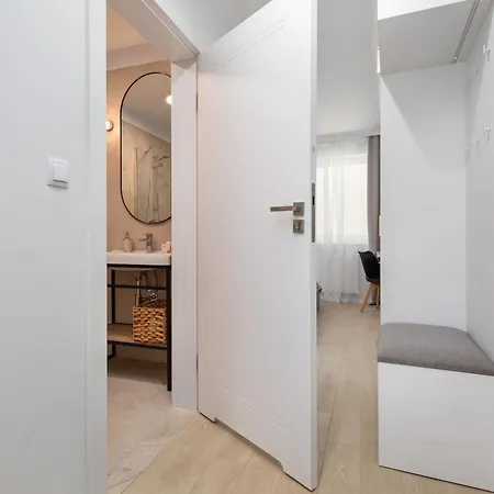 Plac Slowianski With Balcony Center By Renters Apartment Swinoujscie