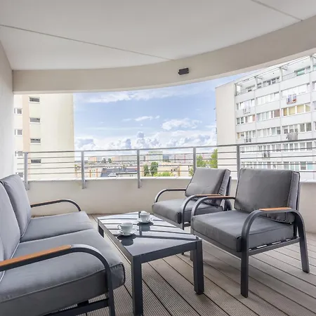 Ambria Sun Towers Apartment
