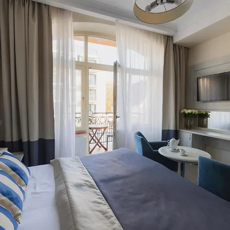 H Herkules Aparthotel 3*