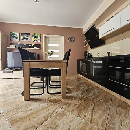 Apartment Four Seasons Aquamarina