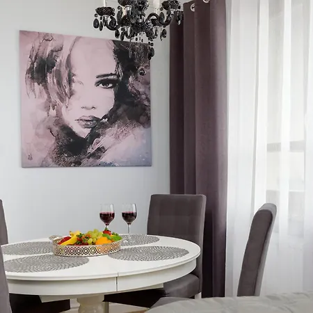 Wyspa Uznam - Rondo Rozy Wiatrow Apartment *