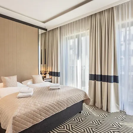 Ambria Promenada Apartment *